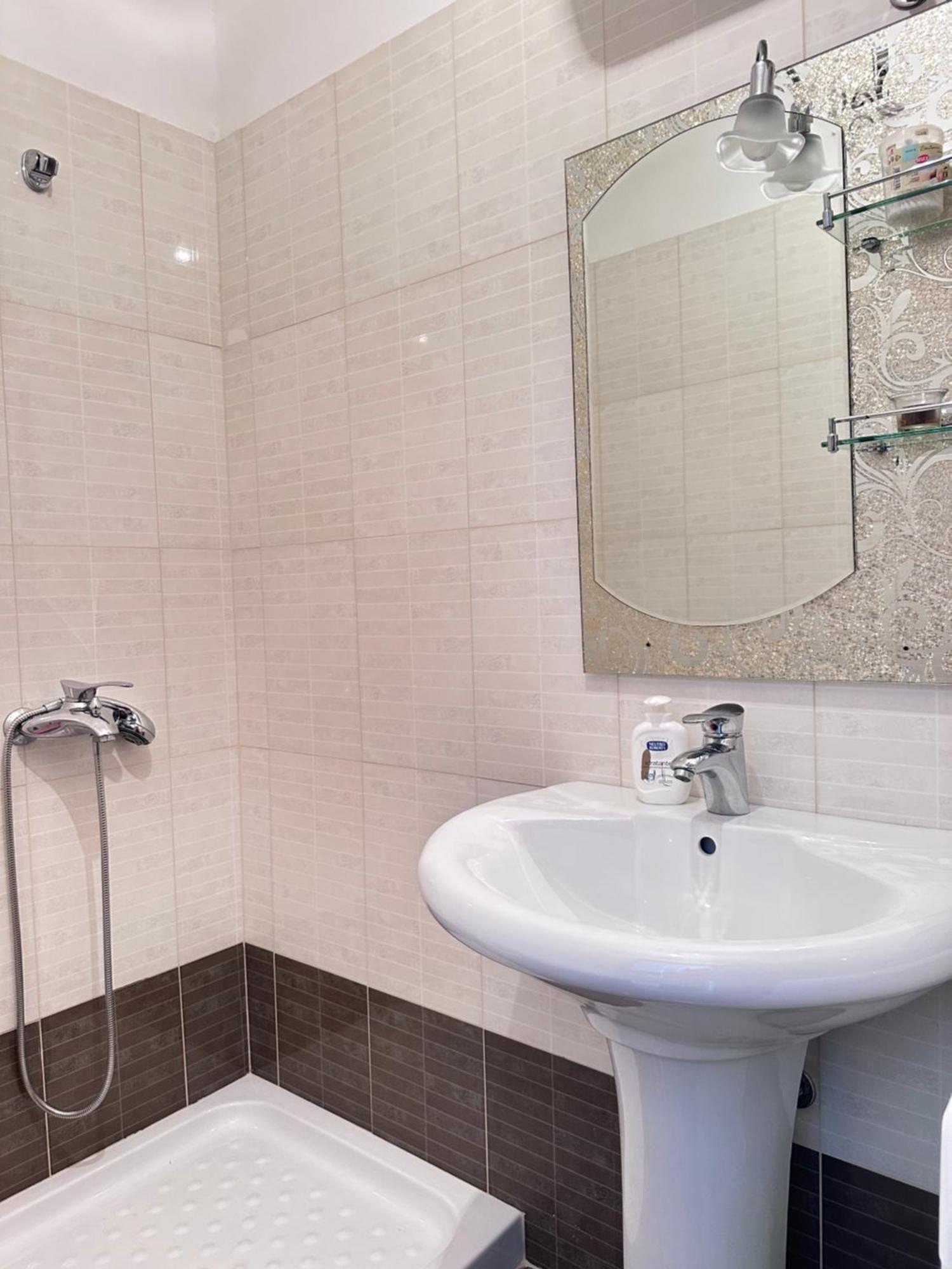 Tini Sea View Apartment Saranda Kültér fotó